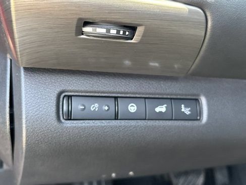 Used 2024 Nissan Pathfinder Platinum w/ Black Appearance Package AWD/4WD image 6