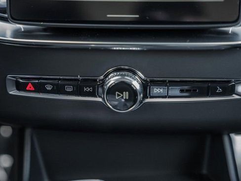 New 2026 Volvo XC90 B6 Ultra w/ Protection Package image 23