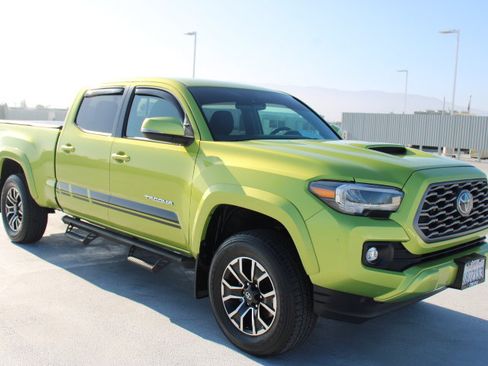 Certified 2023 Toyota Tacoma TRD Sport image 2