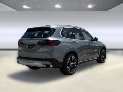 Used 2024 BMW X5 xDrive40i w/ Premium Package AWD/4WD image 8