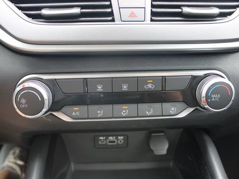 Used 2024 Nissan Altima 2.5 SR FWD image 46