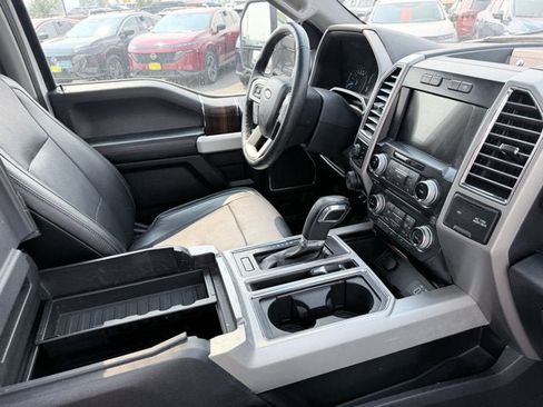 Used 2016 Ford F150 Lariat w/ Equipment Group 502A Luxury AWD/4WD image 18