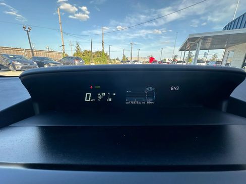 Used 2015 Toyota Prius V Four FWD image 21