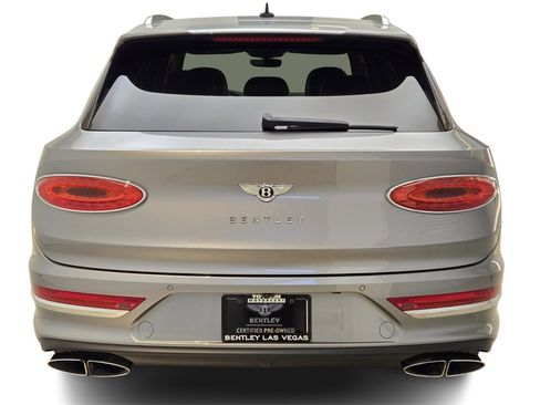 Certified 2022 Bentley Bentayga V8 image 10