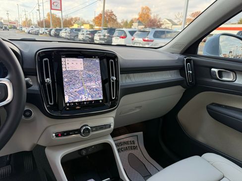 Used 2025 Volvo XC40 B5 Plus w/ Protection Package Premier image 49