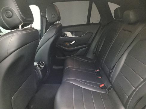 Used 2021 Mercedes-Benz GLC 300 image 18