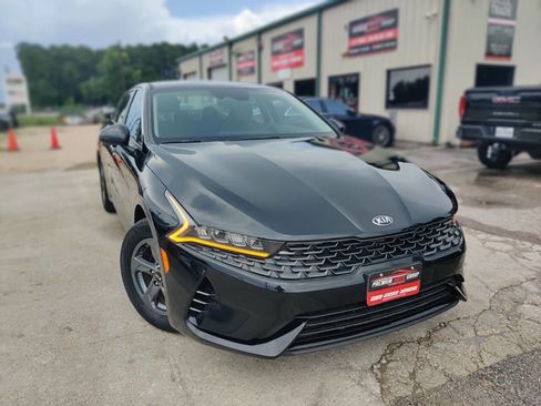 Used 2021 Kia K5 LX FWD image 1