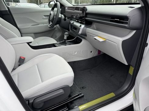 New 2025 Hyundai Kona SEL AWD/4WD image 9