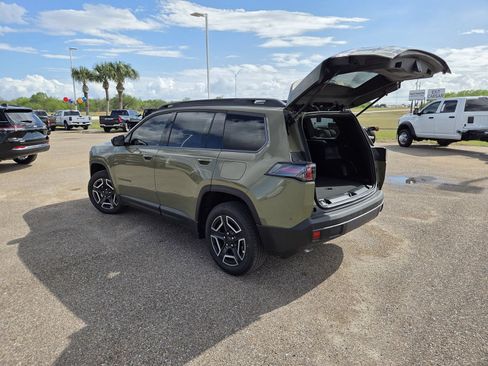 New 2026 Jeep Cherokee Laredo AWD/4WD image 24