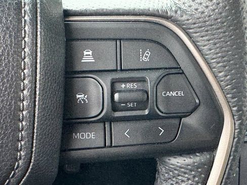 Used 2025 Toyota Sequoia Limited w/ Tow Technology Package AWD/4WD image 29