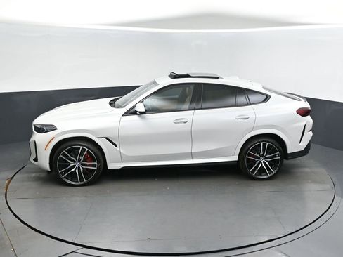 New 2026 BMW X6 xDrive40i w/ Climate Comfort Package image 32
