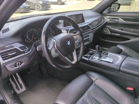 Used 2018 BMW 750i xDrive w/ Executive Package image 14