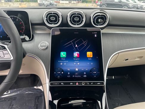 Used 2025 Mercedes-Benz C 300 4MATIC Sedan image 31