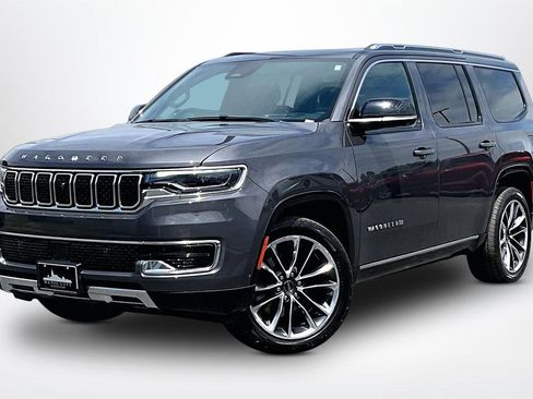 Used 2023 Jeep Wagoneer Series III w/ Premium Group I AWD/4WD image 3