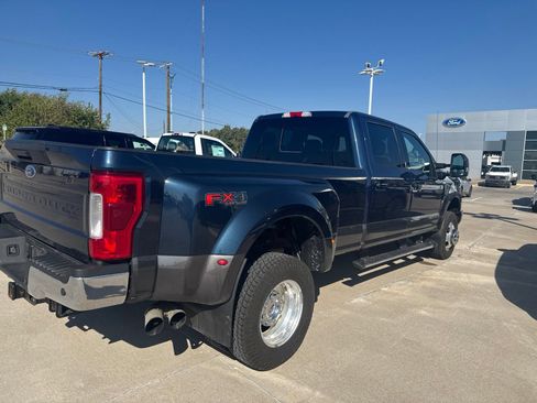 Used 2017 Ford F350 Lariat w/ Lariat Value Package AWD/4WD image 2