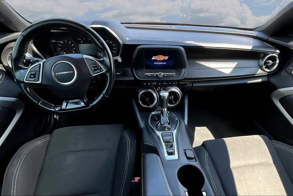 Used 2020 Chevrolet Camaro LT RWD image 7