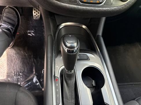 Used 2017 Chevrolet Malibu Hybrid FWD image 10