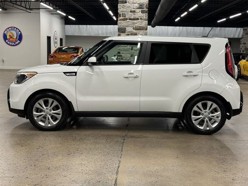 Used 2016 Kia Soul + w/ Audio Package FWD image 4