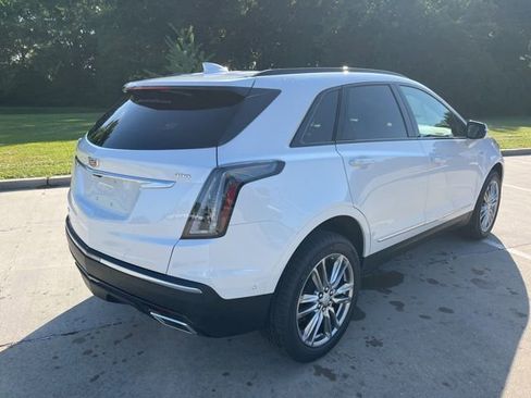 New 2026 Cadillac XT5 Sportv w/ LPO, Floor Liner Package AWD/4WD image 9