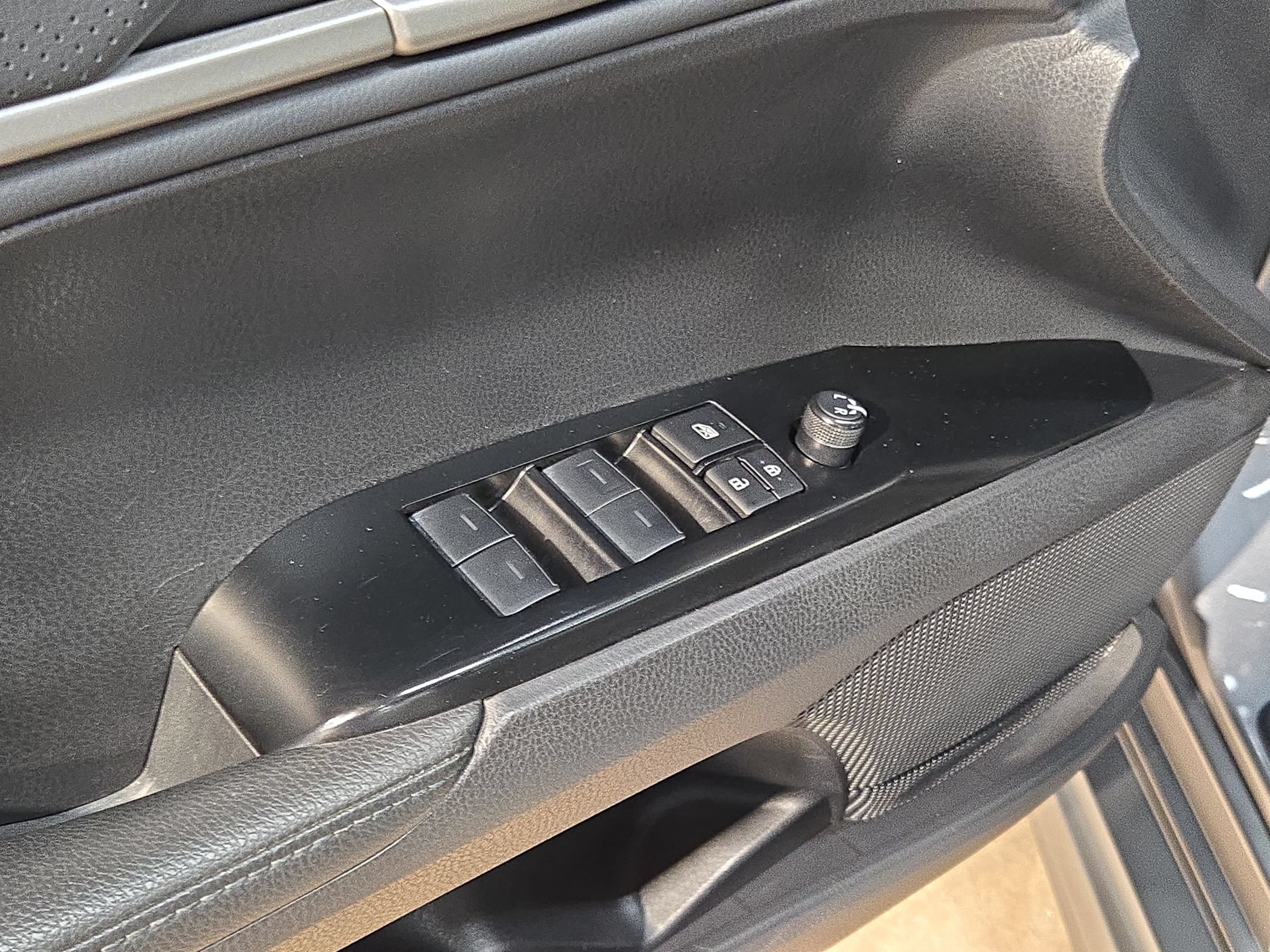 Used 2025 Toyota Camry XSE FWD image 21