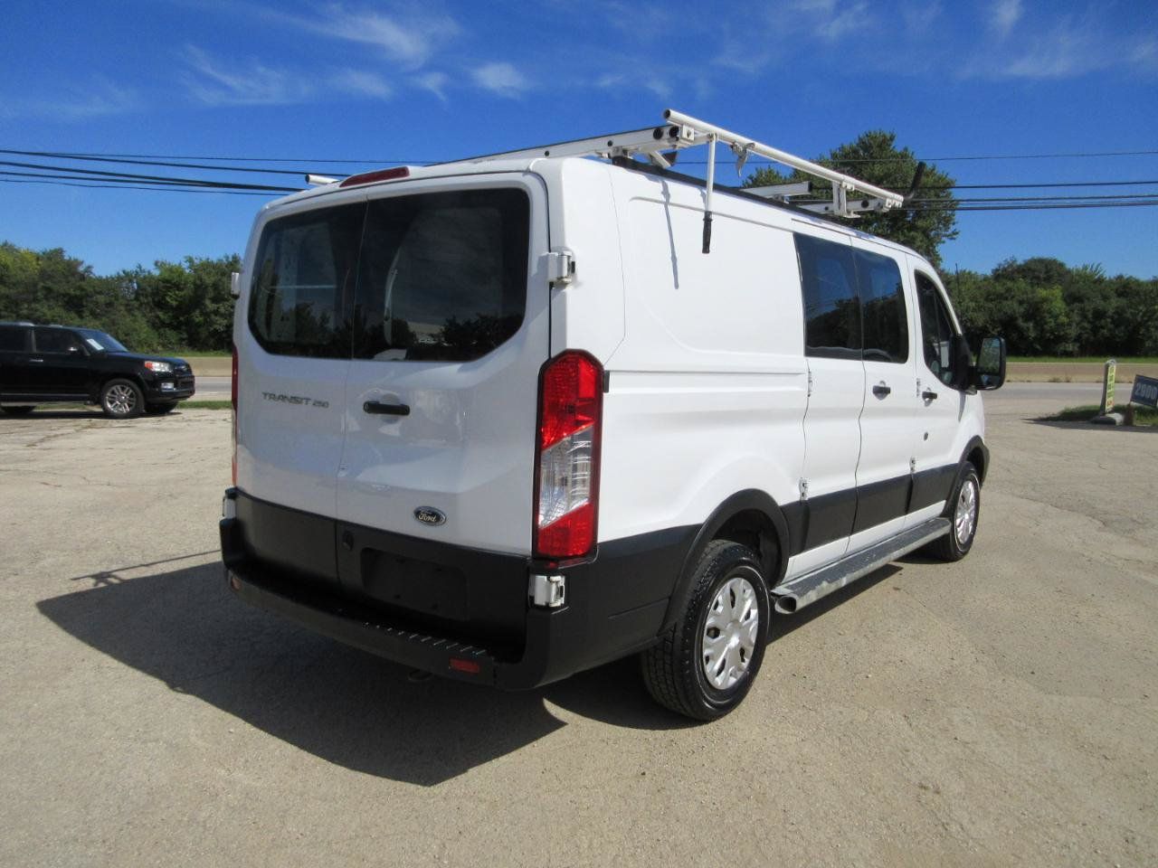 Used 2019 Ford Transit 250 130 Low Roof w/ Exterior Upgrade Package RWD image 7
