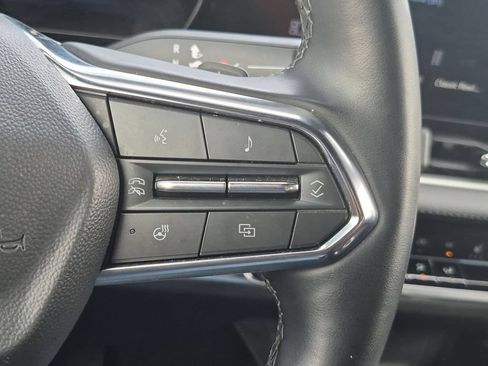 Used 2025 Chevrolet Equinox LT AWD/4WD image 22