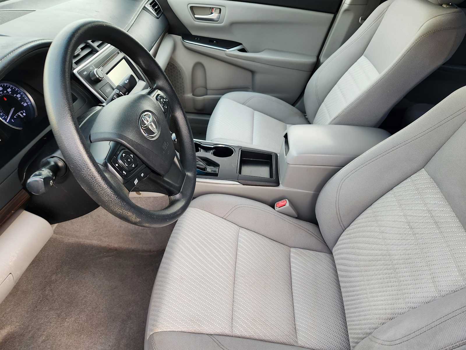 Used 2016 Toyota Camry LE FWD image 12