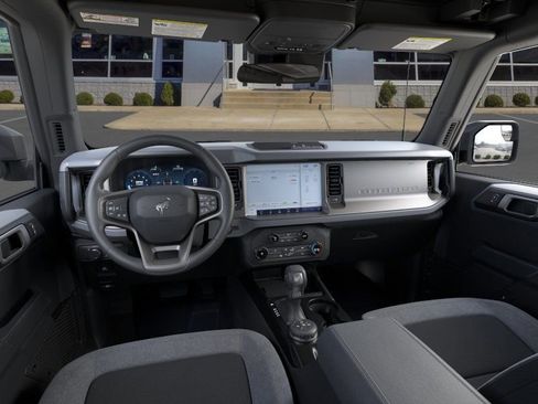 New 2026 Ford Bronco 4-Door AWD/4WD image 9
