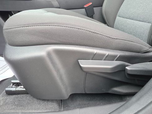 Used 2025 GMC Terrain Elevation w/ Technology Package II AWD/4WD image 32