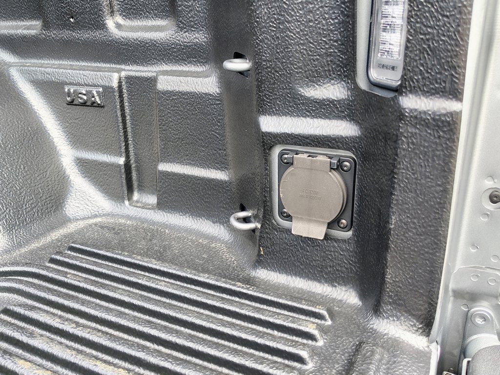 Used 2025 GMC Sierra 1500 SLT AWD/4WD image 18