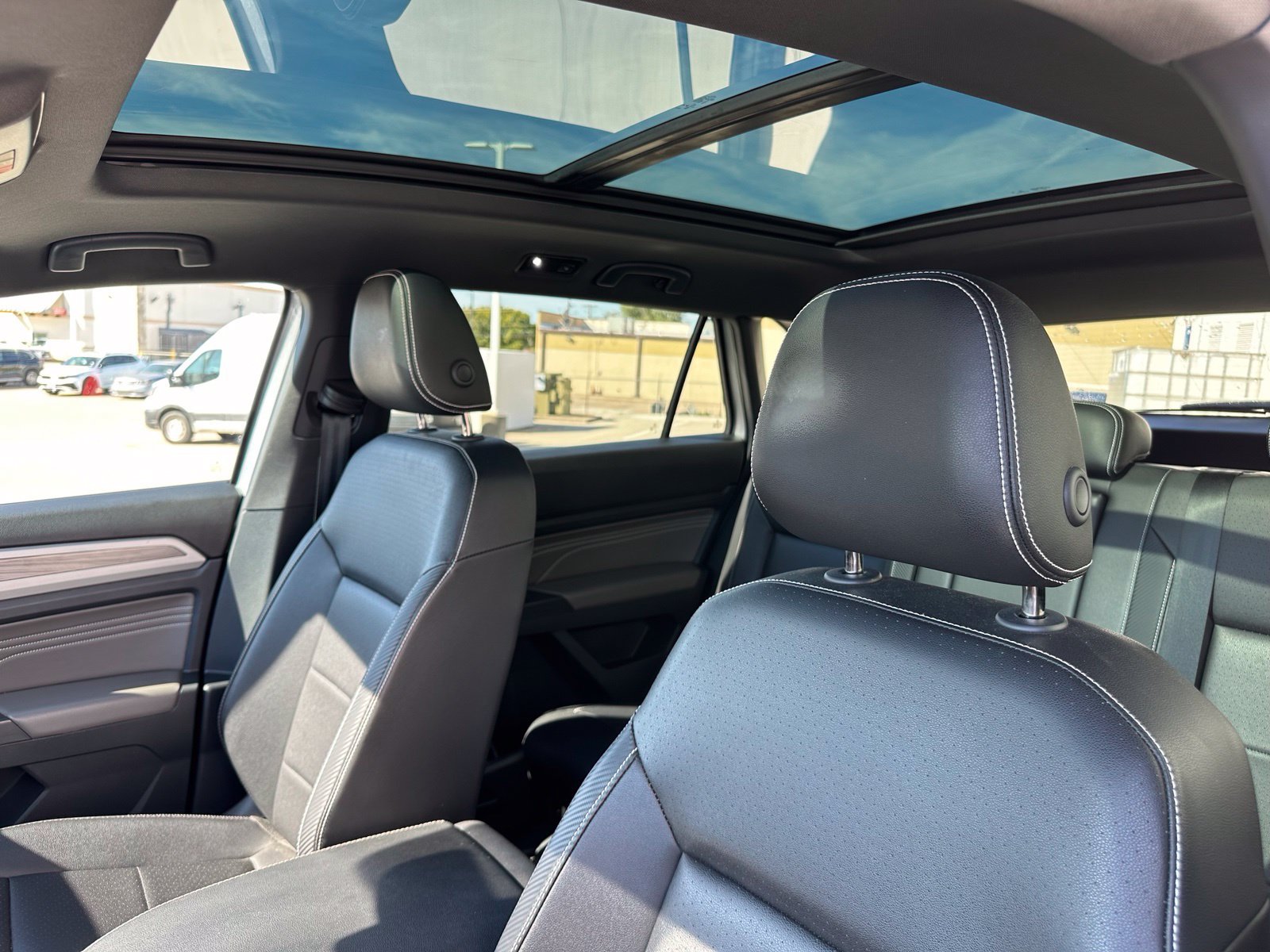 Used 2023 Volkswagen Atlas Cross Sport SE w/ Panoramic Sunroof Package FWD image 14