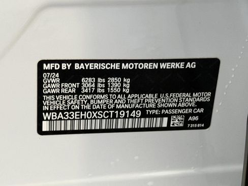 Used 2025 BMW 740i xDrive AWD/4WD image 32