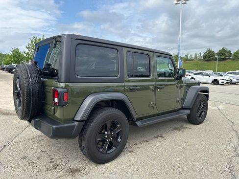 Used 2022 Jeep Wrangler Unlimited Sport AWD/4WD image 3