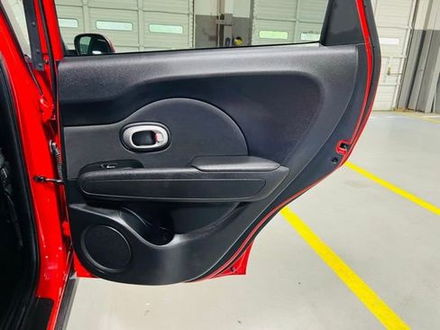 Used 2019 Kia Soul + FWD image 30