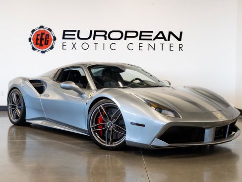 Used 2017 Ferrari 488 Spider image 2