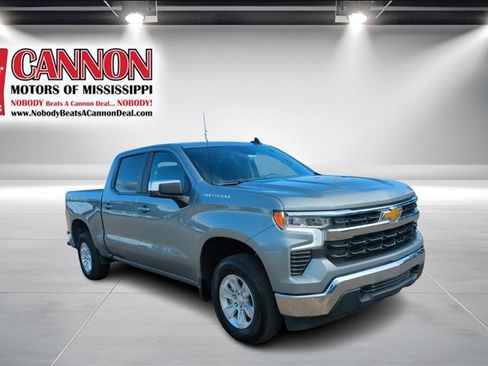 Used 2025 Chevrolet Silverado 1500 LT image 3