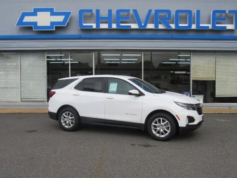 Used 2024 Chevrolet Equinox LT FWD image 1