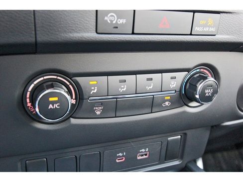 Certified 2024 Nissan Frontier SV image 22