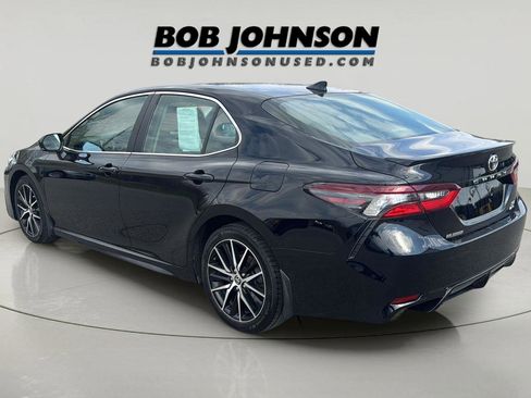 Used 2023 Toyota Camry SE AWD/4WD image 4