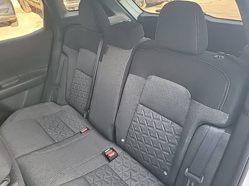 Used 2025 Nissan Kicks SV AWD/4WD image 10
