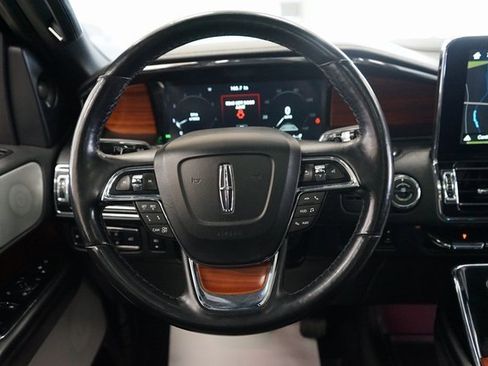 Used 2019 Lincoln Navigator Reserve image 35