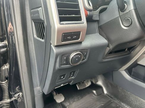 Used 2022 Ford F250 Platinum image 18