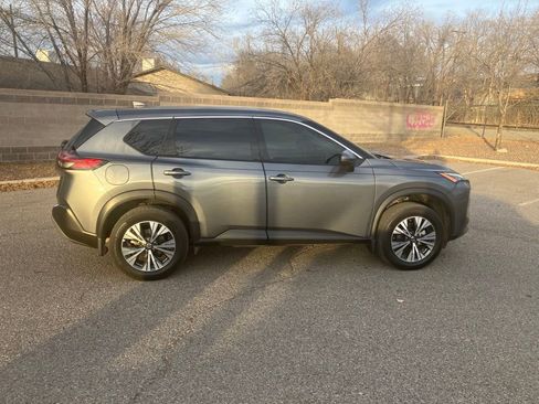 Used 2021 Nissan Rogue SV image 8