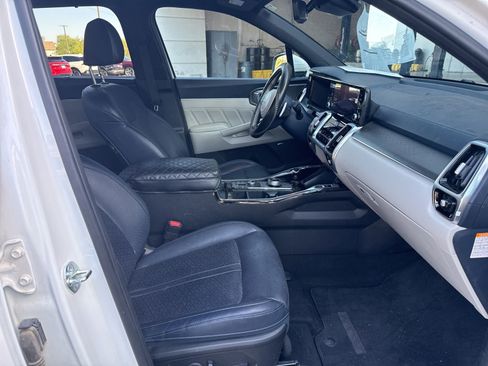 Used 2023 Kia Sorento SX Prestige AWD/4WD image 13