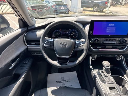 New 2026 Toyota Grand Highlander Platinum AWD/4WD image 23