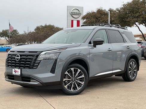 New 2026 Nissan Pathfinder Platinum image 2