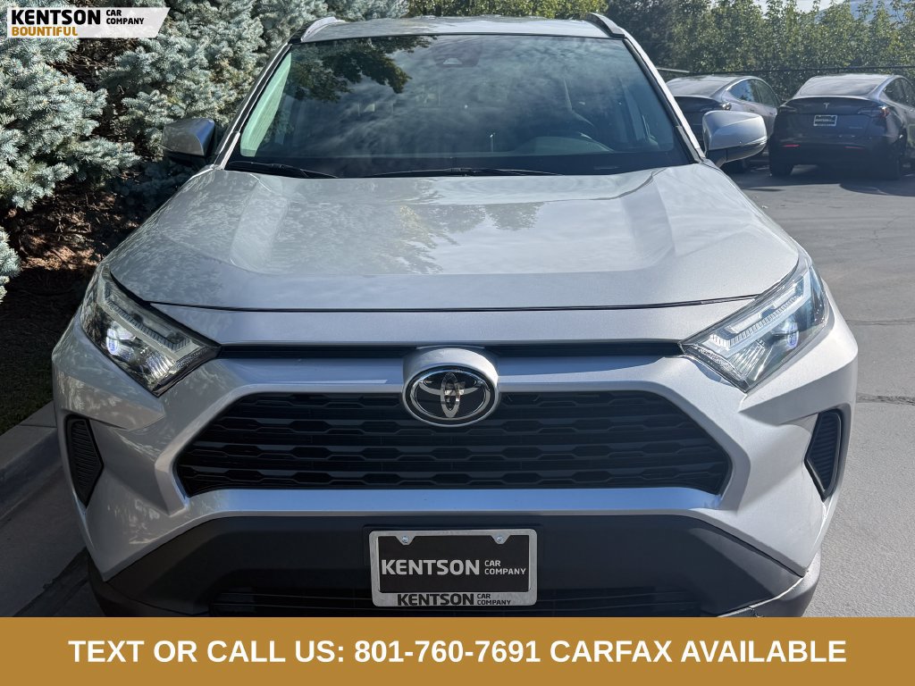 Used 2023 Toyota RAV4 XLE AWD/4WD image 2