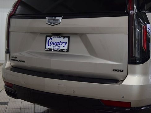 Used 2024 Cadillac Escalade ESV Sport Platinum w/ LPO, ONYX Package image 19