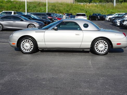 Used 2004 Ford Thunderbird image 4