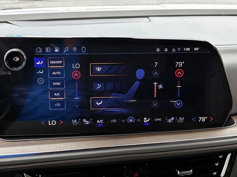 New 2026 Chevrolet Suburban High Country AWD/4WD image 22